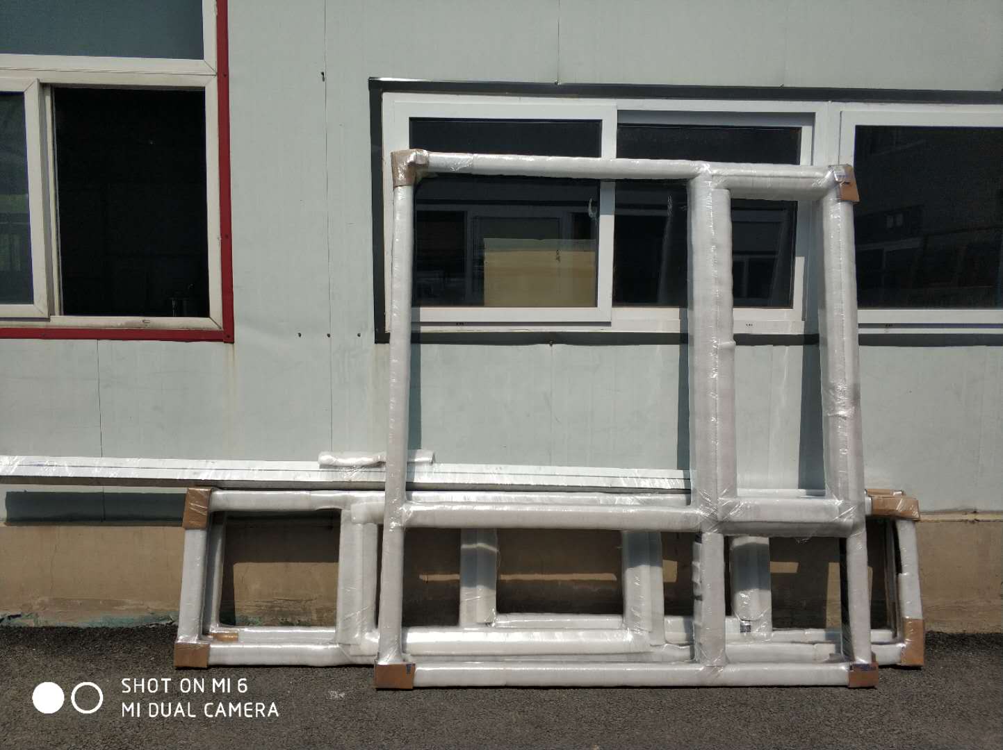 鞍山市天乙門(mén)窗工業(yè)有限公司向丹東客戶(hù)發(fā)貨(圖3) 鞍山市天乙門(mén)窗工業(yè)有限公司向丹東客戶(hù)發(fā)貨(圖3)