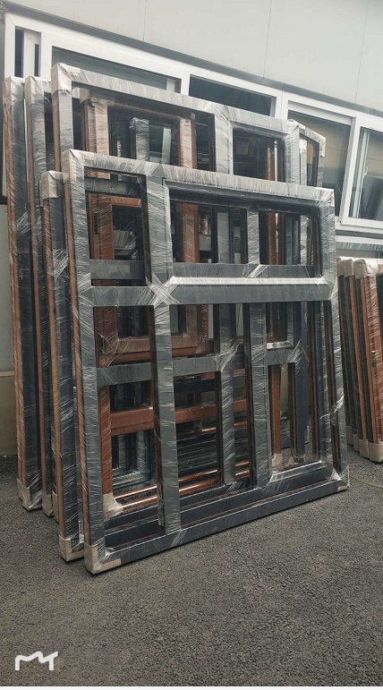 鞍山市天乙門窗工業(yè)有限公司沈陽經(jīng)銷商所訂貨品已完成，經(jīng)過檢驗后進行包裝，準備發(fā)貨。(圖4)